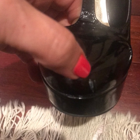 Shoes - Picture 5 of 5